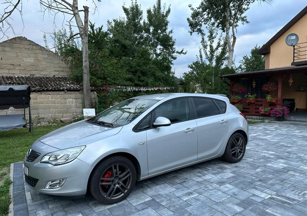 Opel Astra cena 27500 przebieg: 113000, rok produkcji 2010 z Zabrze małe 211